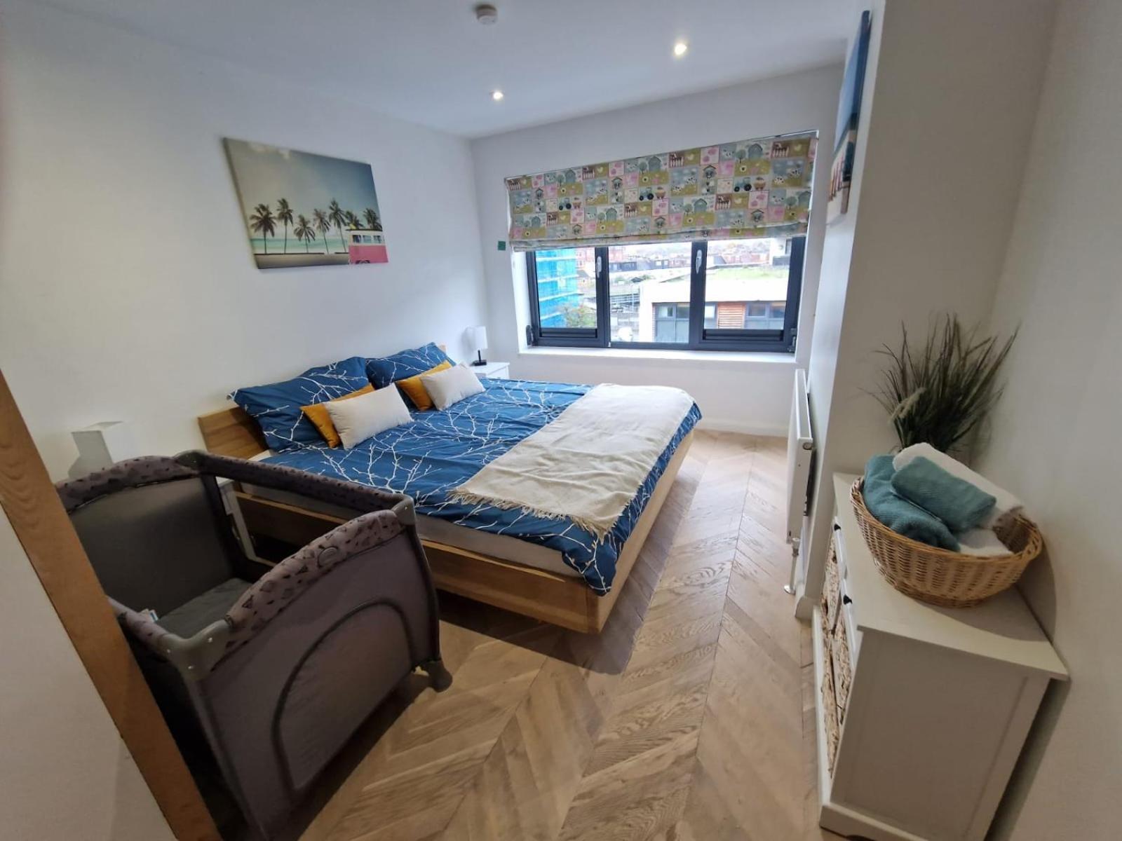Cosy 1 Bedroom Apartment With Balcony Near Chiswick Λονδίνο Εξωτερικό φωτογραφία