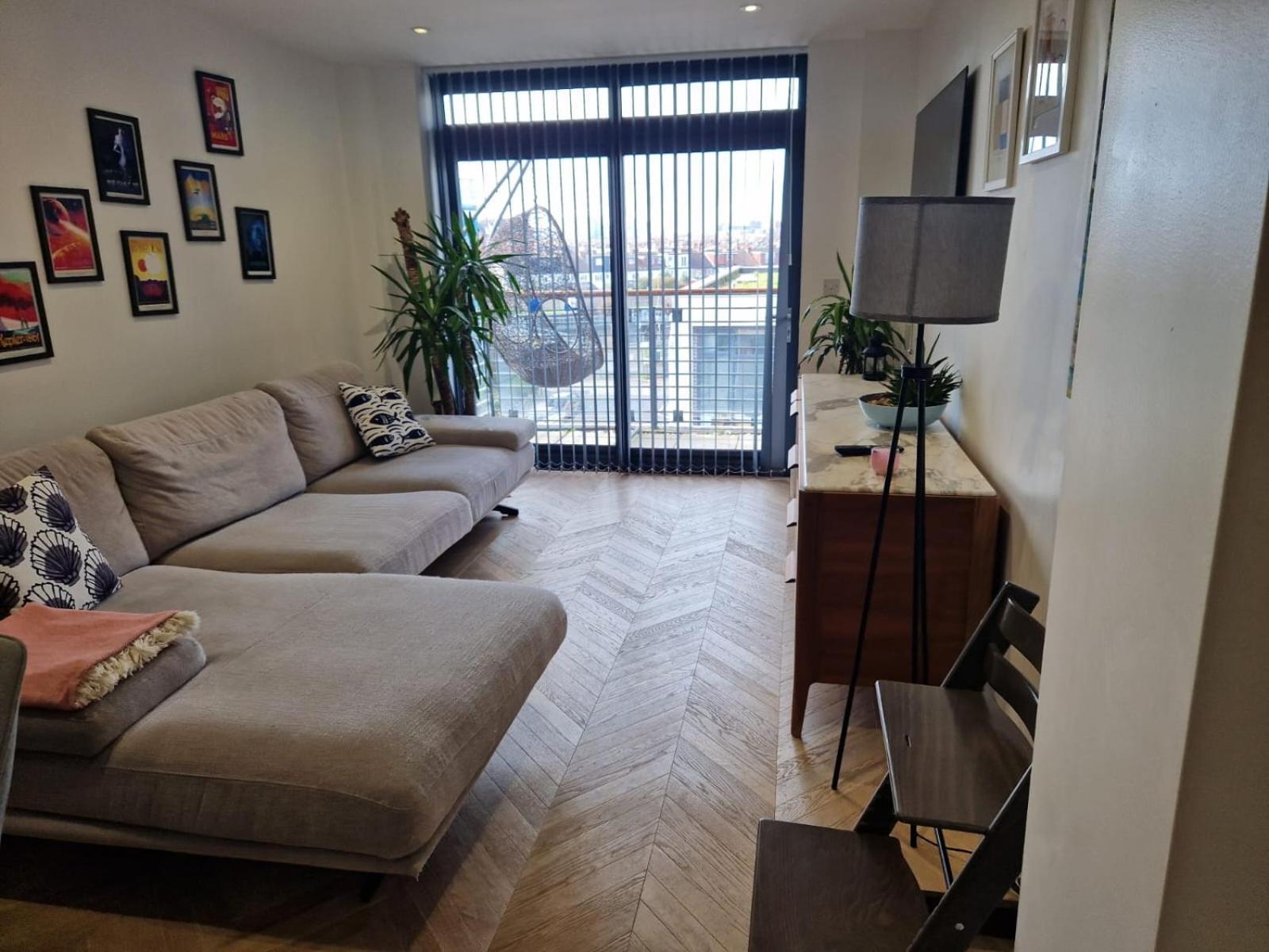 Cosy 1 Bedroom Apartment With Balcony Near Chiswick Λονδίνο Εξωτερικό φωτογραφία